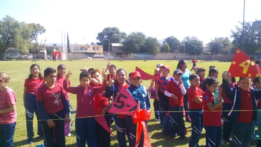Alumnos durante una actividad de aprendizaje